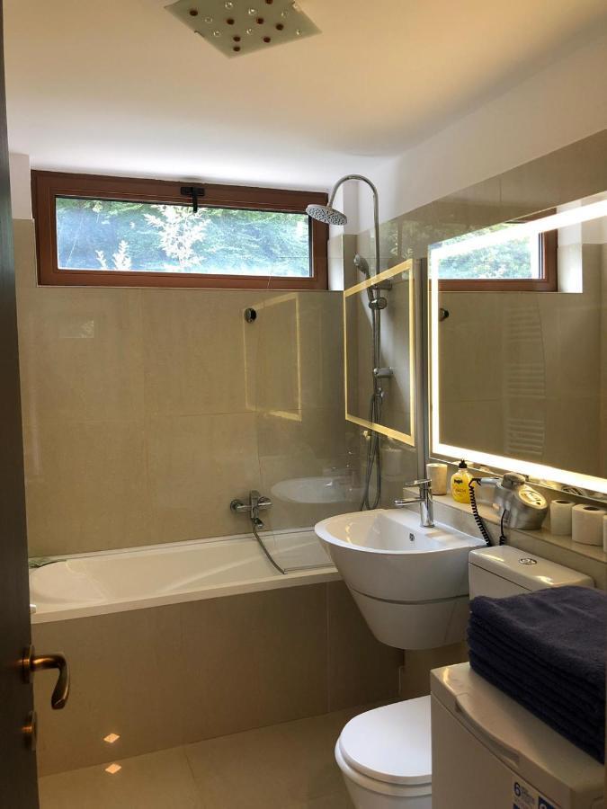Iq Studio - Seasons Residence บราชอฟ ภายนอก รูปภาพ